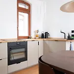 Aesthetische & Helle Design Apartments, Leipzig-altlindenau