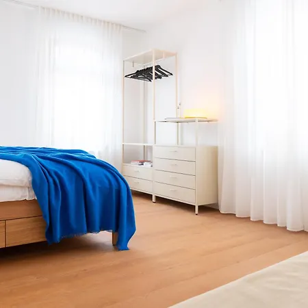 Aesthetische & Helle Design Apartments, Leipzig-altlindenau