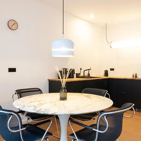 Aesthetische & Helle Design Apartments, Leipzig-altlindenau *