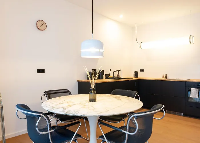 Aesthetische & Helle Design Apartments, Leipzig-altlindenau *